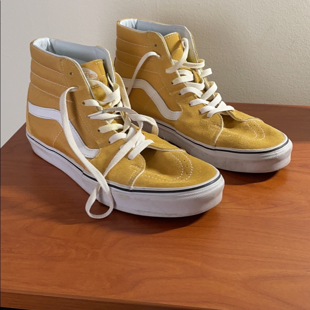 Vans Hightop Shoes, lightly worn, slight coloring